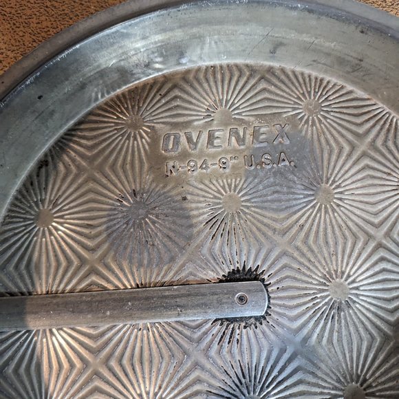 Ovenex N-94-9 & Starburst Cake Pans With Bottom Release - Picture 5 of 6
